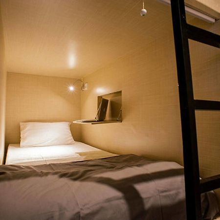 Bedplus Backpacker Kuta Легиан Экстерьер фото
